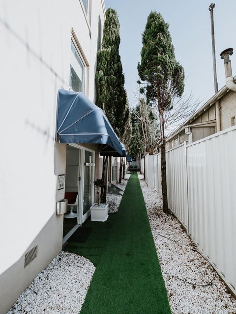 SoYa Apartment Hotel - Sydney 4u 4