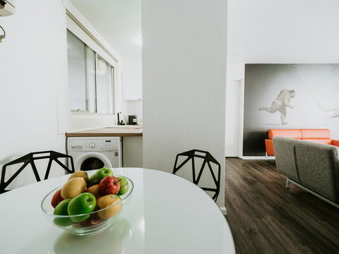 SoYa Apartment Hotel - Sydney 4u 24