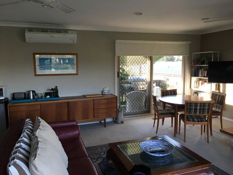 Andrew's On Topaz - Sydney 4u 12