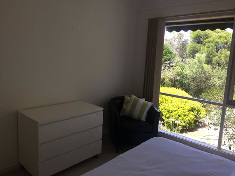Andrew's On Topaz - Sydney 4u 17