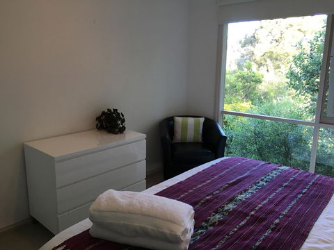 Andrew's On Topaz - Sydney 4u 14
