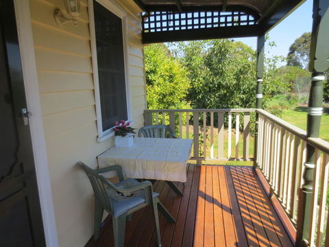 Walnut Cottage Via Leongatha - Sydney 4u 8