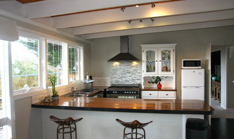 Beautiful View House - Sydney 4u 5