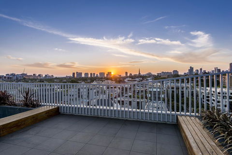 Oaks Melbourne South Yarra Suites - Sydney 4u 6