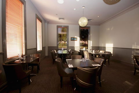 Mitchell River Tavern - Sydney 4u 7