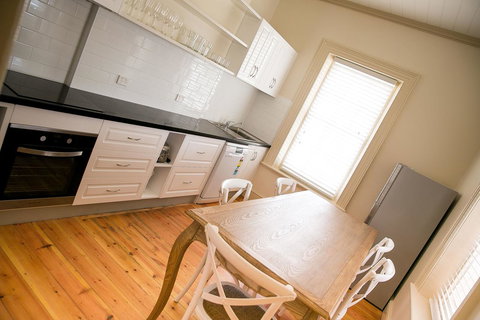 Cape Nelson Lighthouse - Accommodation Sydney 6