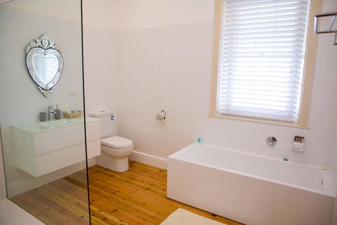 Cape Nelson Lighthouse - Accommodation Sydney 12