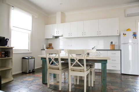 Cape Nelson Lighthouse - Accommodation Sydney 11