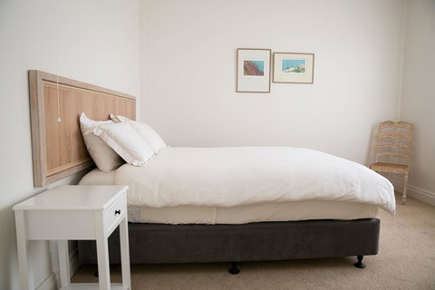 Cape Nelson Lighthouse - Accommodation Sydney 10