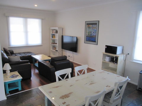 Cape Nelson Lighthouse - Accommodation Sydney 18