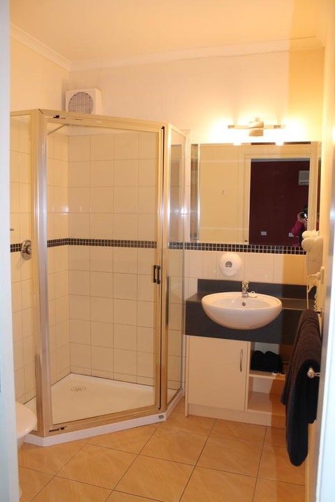 Rochester Motel - Sydney Resort 6