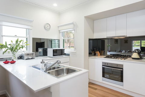 Hillside House - Sydney 4u 2
