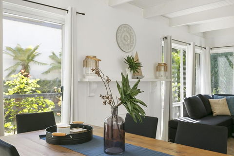 Mysa Anglesea Sleeps 7 WiFi SmartTV Cafes Shops - Accommodation Sydney 1