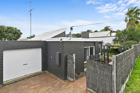 Mysa Anglesea Sleeps 7 WiFi SmartTV Cafes Shops - Accommodation Sydney 14