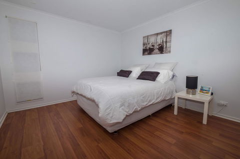 Demure Charm - Accommodation Sydney 4