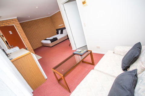 Blue Whale Motor Inn & Apartments - Sydney 4u 6