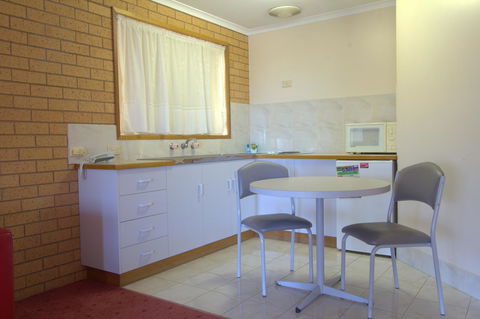 Blue Whale Motor Inn & Apartments - Sydney 4u 31