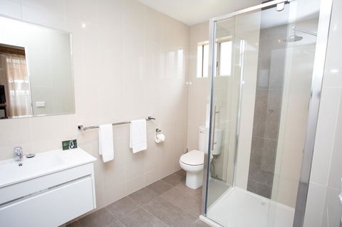Blue Whale Motor Inn & Apartments - Sydney 4u 11