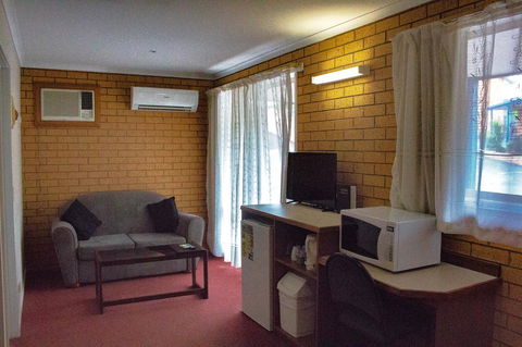 Blue Whale Motor Inn & Apartments - Sydney 4u 5