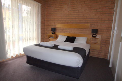 Blue Whale Motor Inn & Apartments - Sydney 4u 23