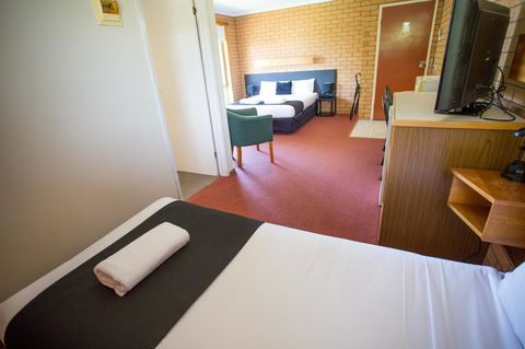 Blue Whale Motor Inn & Apartments - Sydney 4u 12