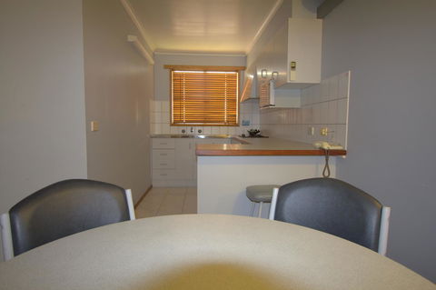 Blue Whale Motor Inn & Apartments - Sydney 4u 22