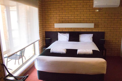 Blue Whale Motor Inn & Apartments - Sydney 4u 4
