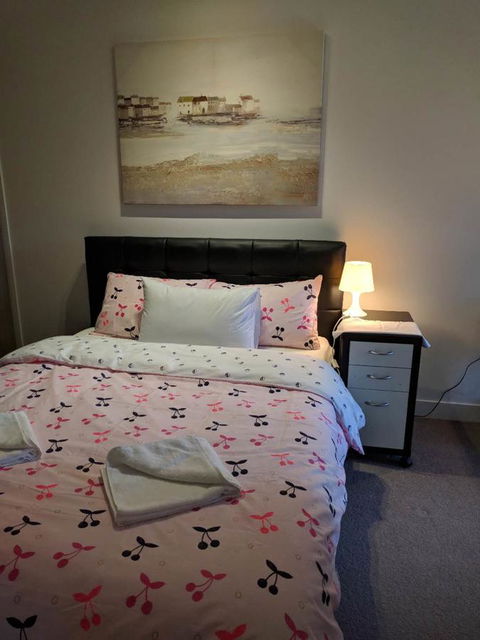 Camberwell Burke Road Apartment - Sydney 4u 2