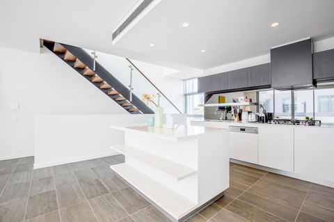 Docklands Waterfront Luxury Villa - Accommodation Sydney 10