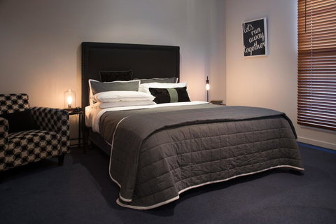 Lake Como Villa - Sydney Resort 7