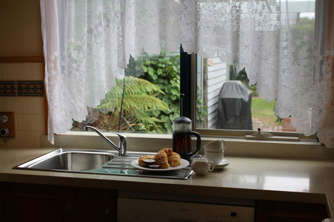 Airleigh-Rose Cottage - Sydney Resort 33