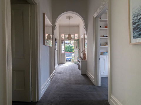 LittleStay Airlie - 2 Bedroom House - Sydney 4u 4