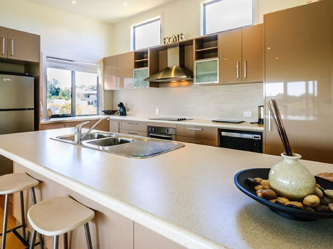 Saltwater Breeze Retreat - Sydney 4u 10