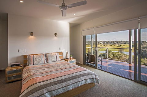 Saltwater Breeze Retreat - Sydney 4u 15