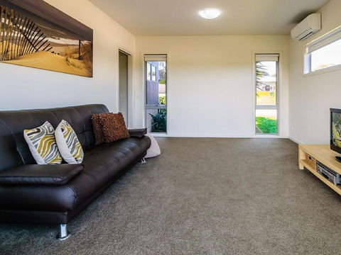 Saltwater Breeze Retreat - Sydney 4u 23