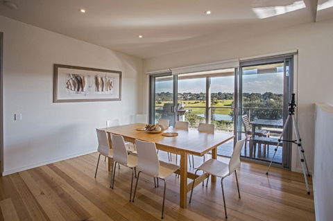 Saltwater Breeze Retreat - Sydney 4u 11