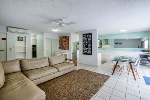Sunseeker Holiday Apartments - Sydney 4u 33