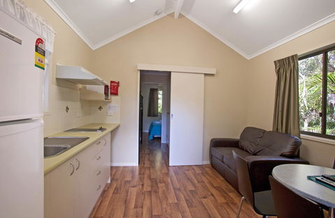 Captain Cook Holiday Village 1770 - Sydney 4u 20