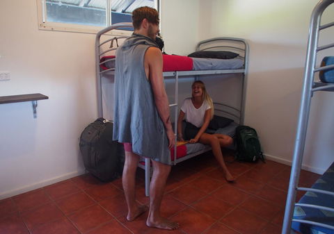 Backpackers At 1770 - Sydney 4u 13