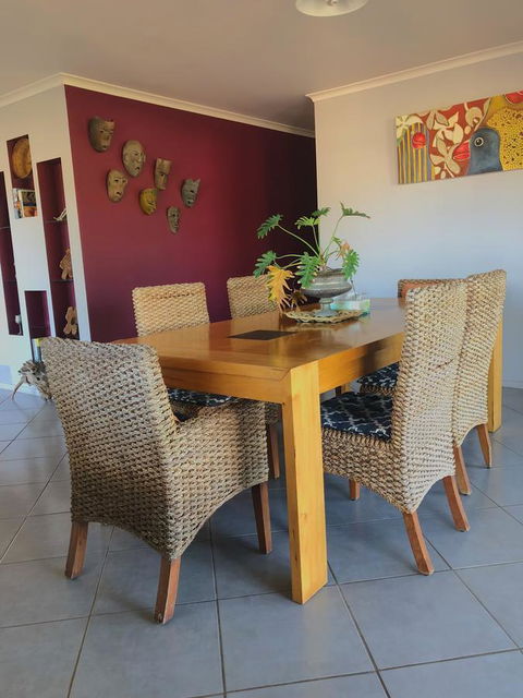 Backpackers At 1770 - Sydney 4u 5
