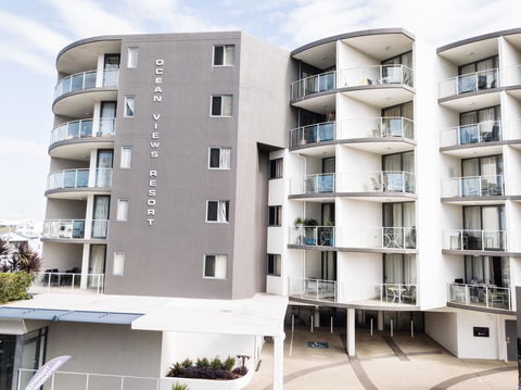 Ocean Views Resort Caloundra - Sydney 4u 4