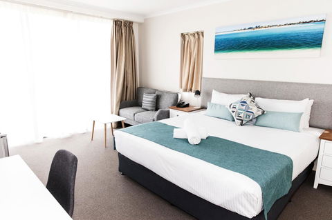 Ocean Views Resort Caloundra - Sydney 4u 25