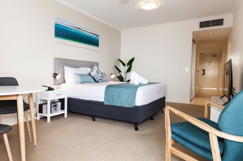 Ocean Views Resort Caloundra - Sydney 4u 12