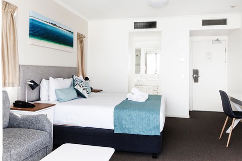 Ocean Views Resort Caloundra - Sydney 4u 28