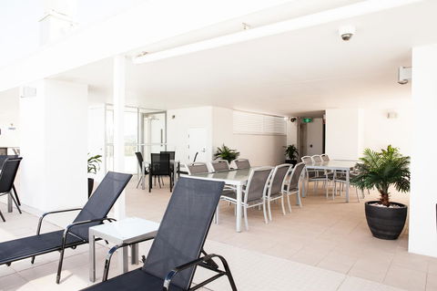 Ocean Views Resort Caloundra - Sydney 4u 5