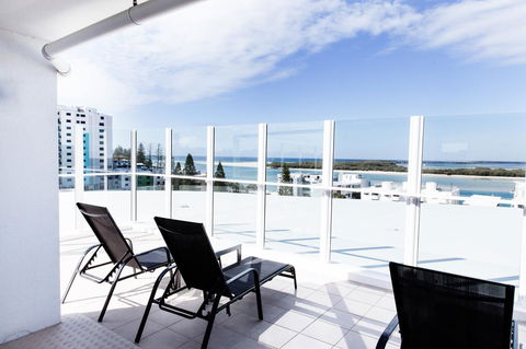 Ocean Views Resort Caloundra - Sydney 4u 6