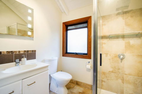 Airlie Beach Eco Cabins - Adults Only - Sydney 4u 22