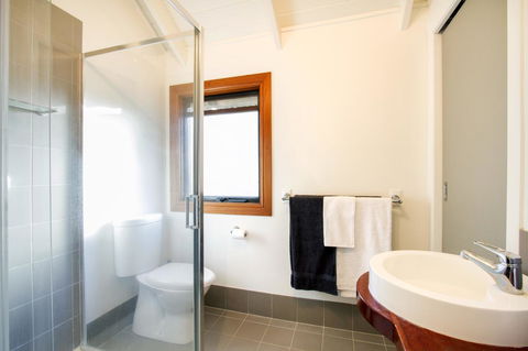 Airlie Beach Eco Cabins - Adults Only - Sydney 4u 26