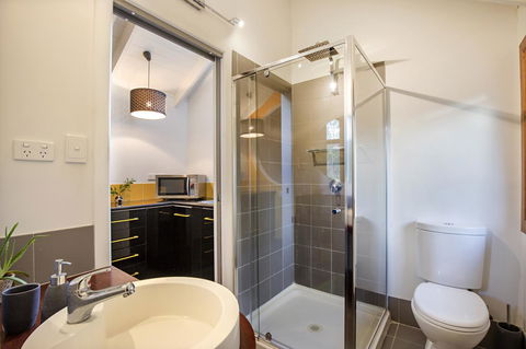 Airlie Beach Eco Cabins - Adults Only - Sydney 4u 30