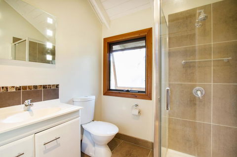Airlie Beach Eco Cabins - Adults Only - Sydney 4u 15